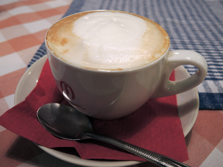 Кофейня на краю обрыва привлекает внимание поклонников адреналина