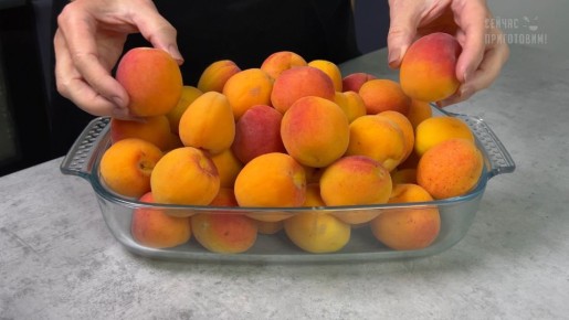 Как заготовить абрикосы на зиму: три простых метода без варки