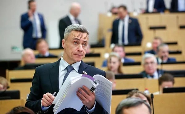 Комиссия по этике Госдумы запросила у депутата от Томской области Владимира Самокиша («Единая Россия») объяснения из-за его поста о смерти актера Чака Норриса