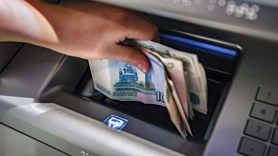 Правительство обсудит продление декретного пособия до трех лет