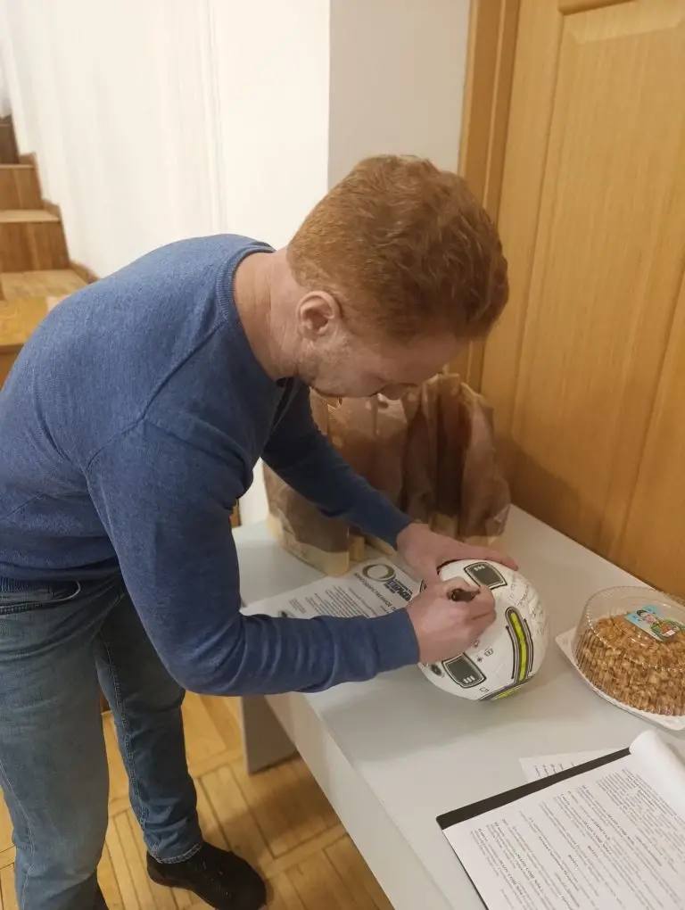 Юных футболистов наградили в Октябрьском районе Юных футболистов наградили в Октябрьском районе