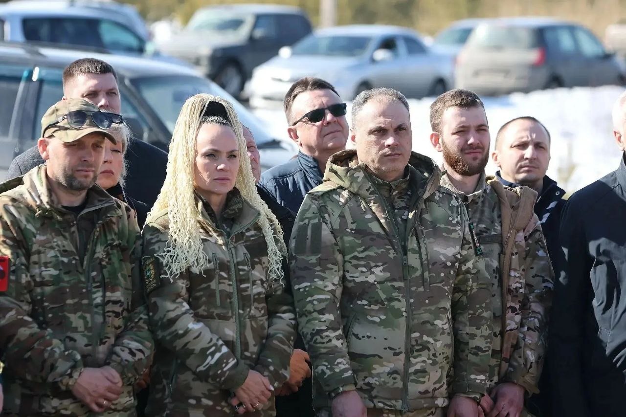 Владимир Мазур: Сегодня вместе с нашими воинами, ветеранами СВО установили купол и крест на строящемся храме Преподобного Ильи Муромца, вблизи села Дзержинское Владимир Мазур: Сегодня вместе с нашими воинами, ветеранами СВО установили купол и крест на строящемся храме Преподобного Ильи Муромца, вблизи села Дзержинское