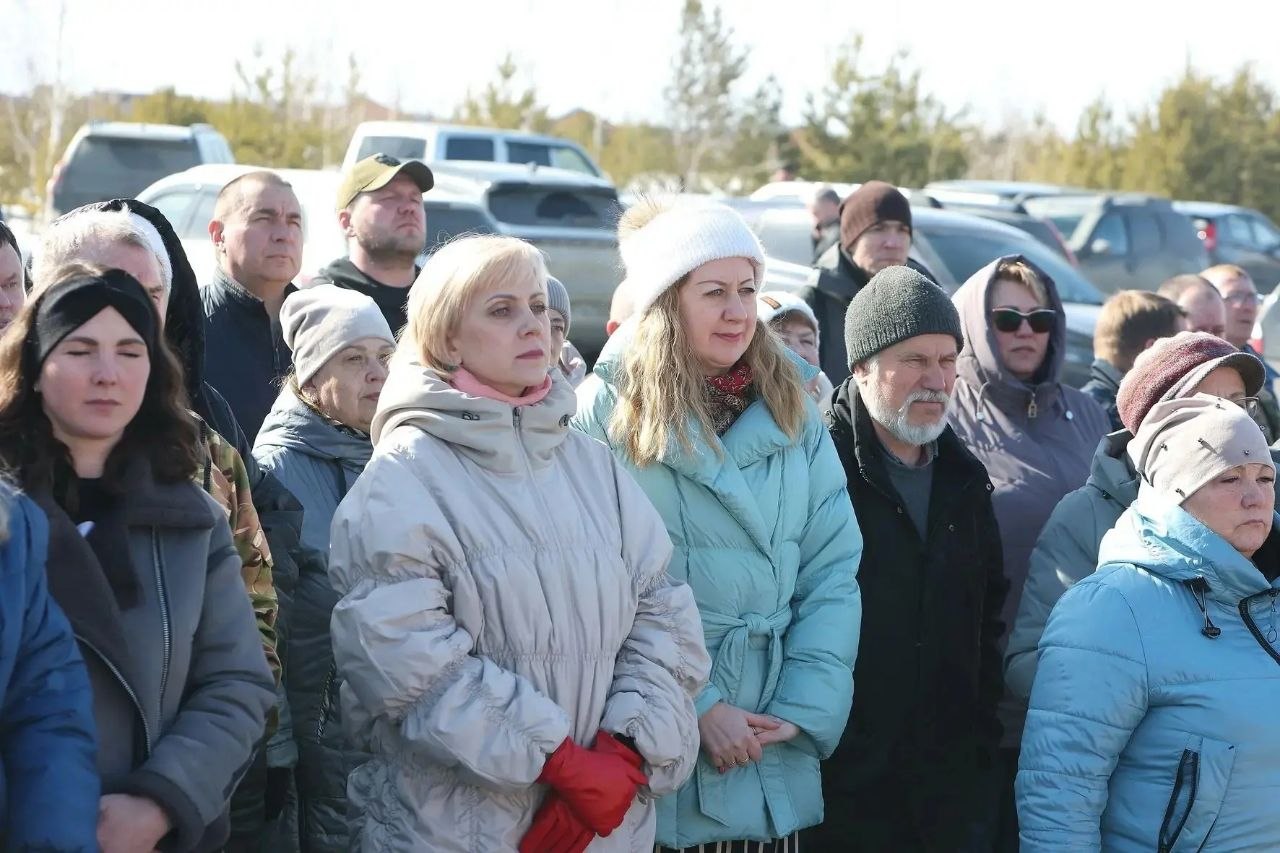 Владимир Мазур: Сегодня вместе с нашими воинами, ветеранами СВО установили купол и крест на строящемся храме Преподобного Ильи Муромца, вблизи села Дзержинское Владимир Мазур: Сегодня вместе с нашими воинами, ветеранами СВО установили купол и крест на строящемся храме Преподобного Ильи Муромца, вблизи села Дзержинское