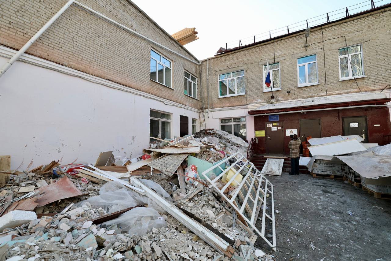 Дмитрий Махиня: Продолжаем следить за ходом капремонтов в образовательных учреждениях города Дмитрий Махиня: Продолжаем следить за ходом капремонтов в образовательных учреждениях города