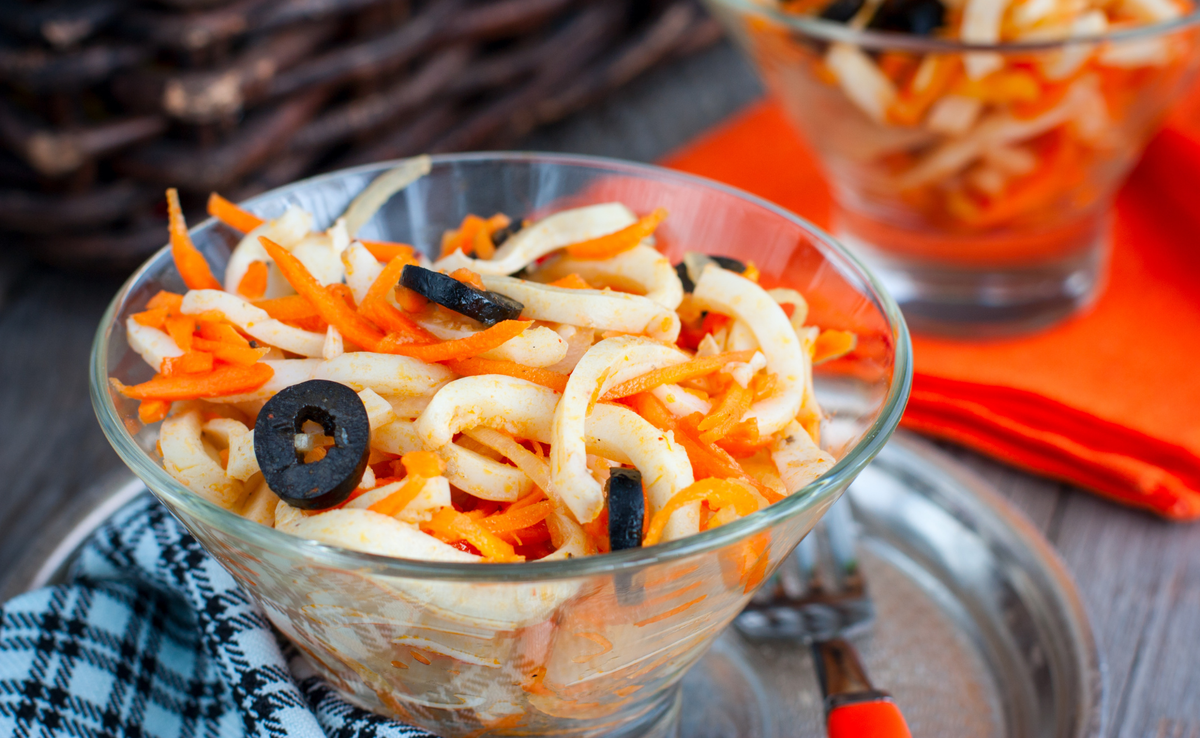 Простой салат из кальмаров и моркови: легкий и вкусный рецепт на каждый день