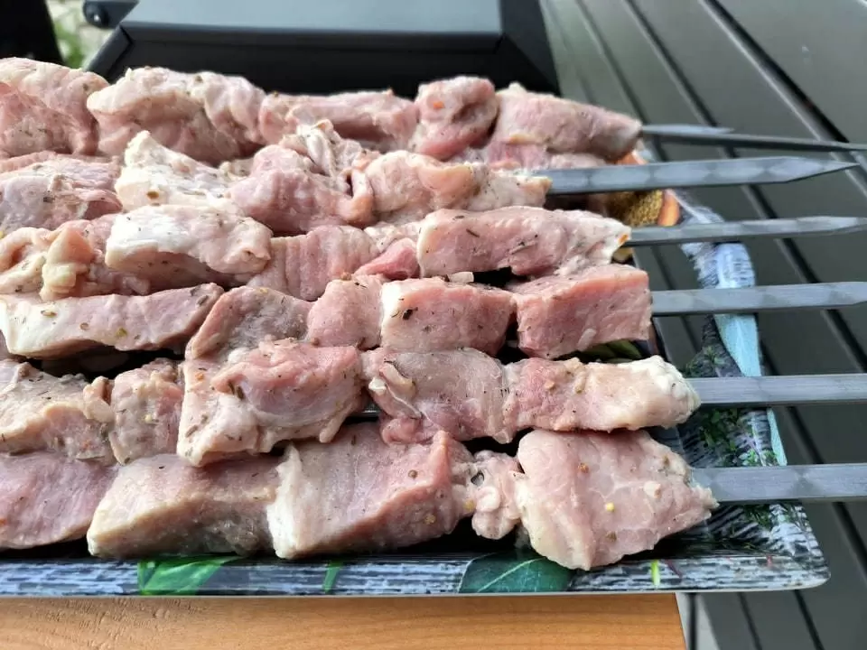 Опасности свинины: чего стоит избегать в рационе, предупреждают эксперты