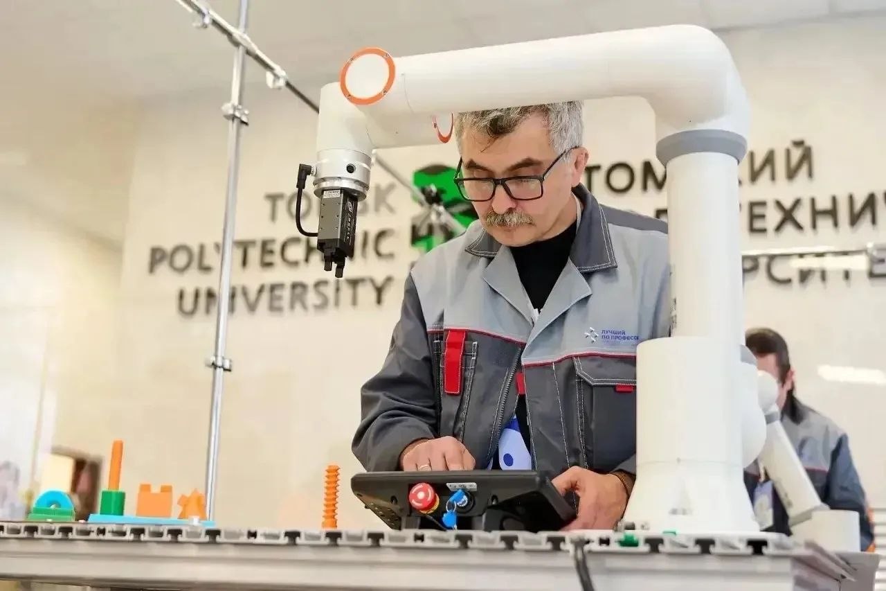 Владимир Мазур: Рассказывал о модернизации кадровых центров у нас в области