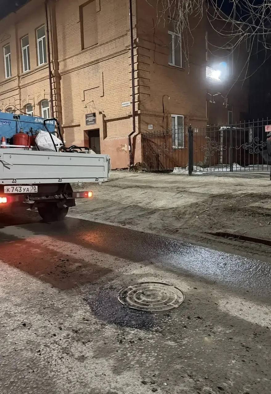 Дмитрий Махиня: На прошлой неделе проводил выездное совещание, посвящённое гарантийному ремонту дорог