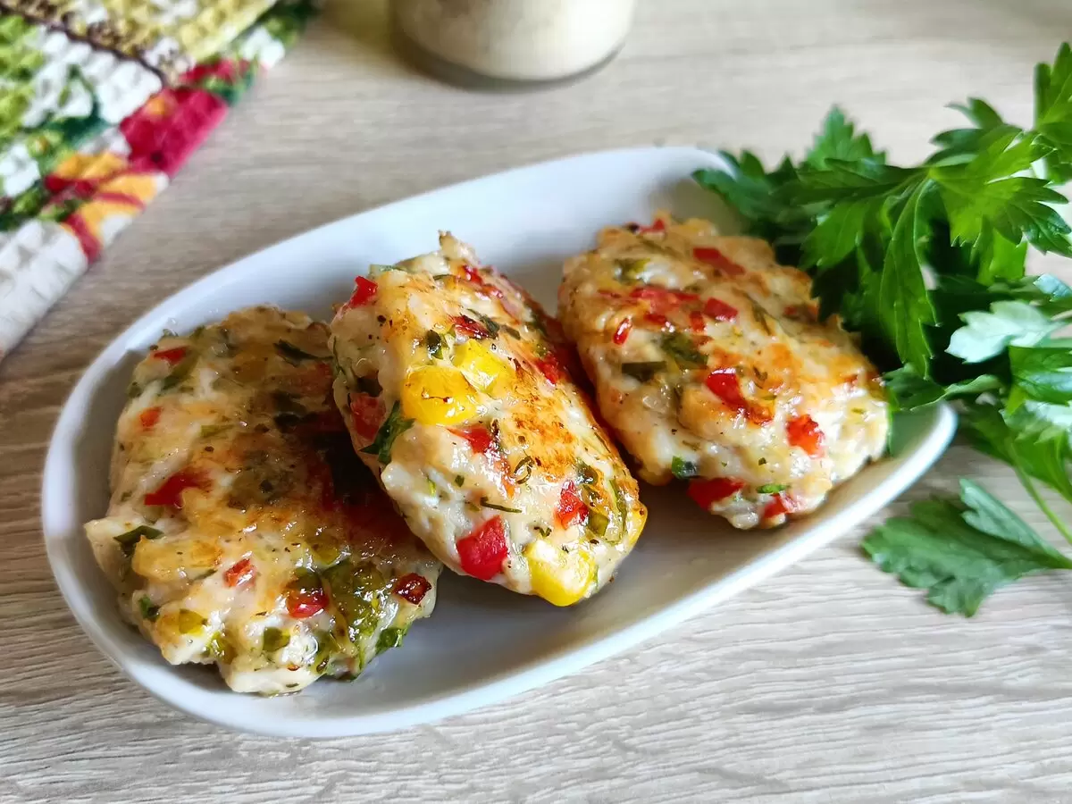 Сочные куриные котлеты «Мозаика» — вкусное и полезное решение для всей семьи