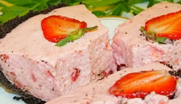 Летний десерт из клубники: вкус, который стоит попробовать