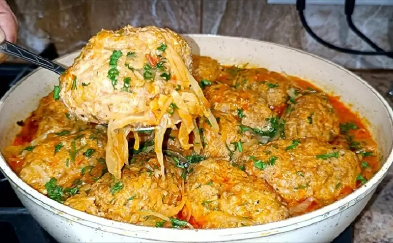 Ленивые голубцы на сковороде: быстро, просто и очень вкусно