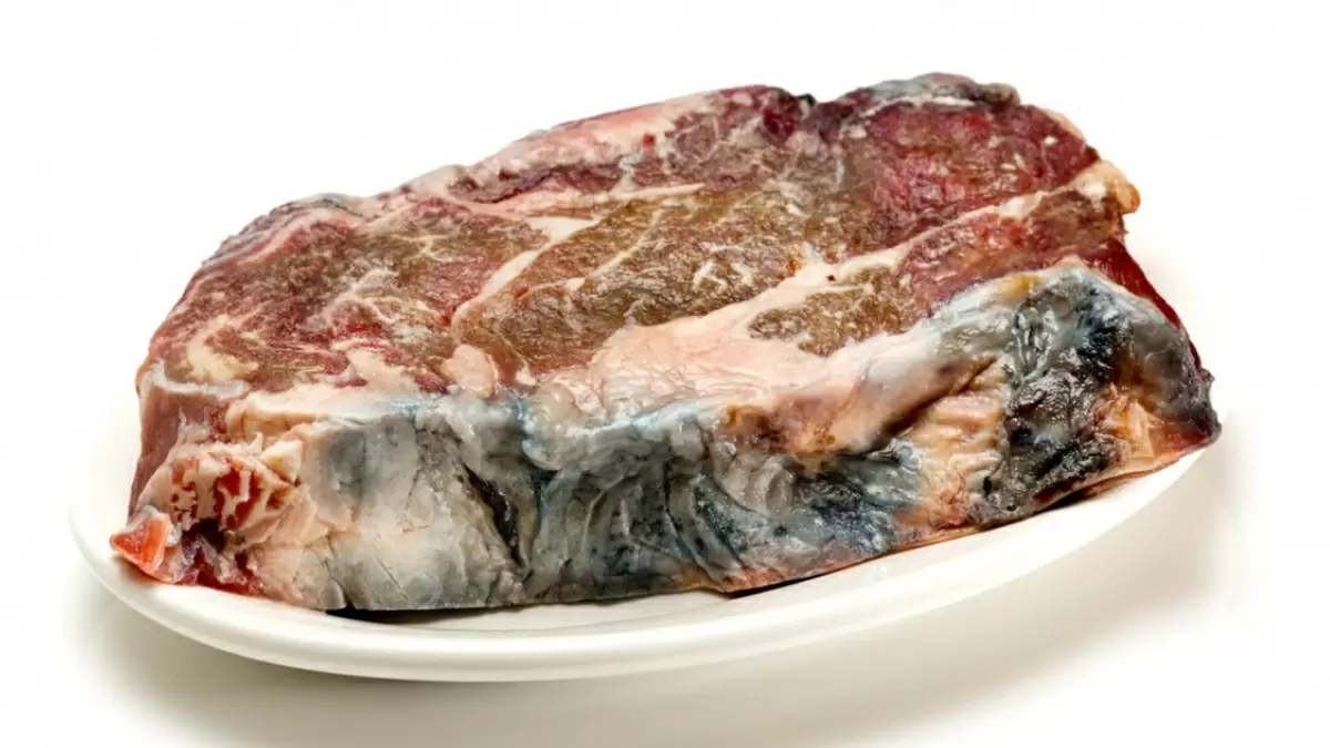 Опасности испорченного мяса: как распознать ботулизм и защитить себя