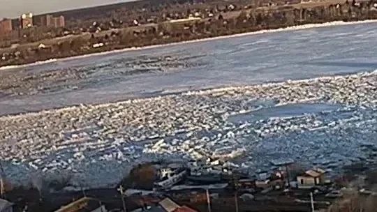 Ледоход на Томи продолжается в черте Томска