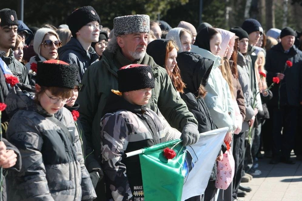 Владимир Мазур: Вместе с поисковиками и ветеранами боевых действий открыли сегодня в Лагерном саду региональную «Вахту памяти» Владимир Мазур: Вместе с поисковиками и ветеранами боевых действий открыли сегодня в Лагерном саду региональную «Вахту памяти»