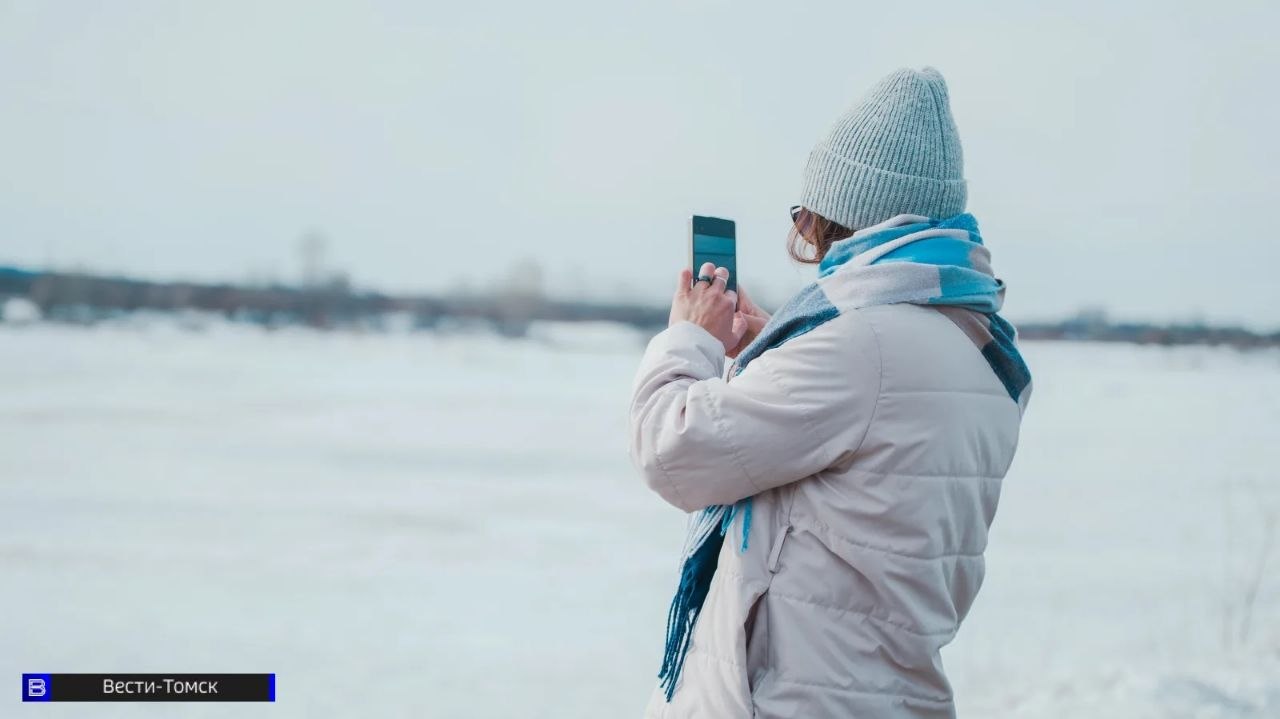 В ожидании чуда: набережная в центре Томска заполнилась зрителями В ожидании чуда: набережная в центре Томска заполнилась зрителями