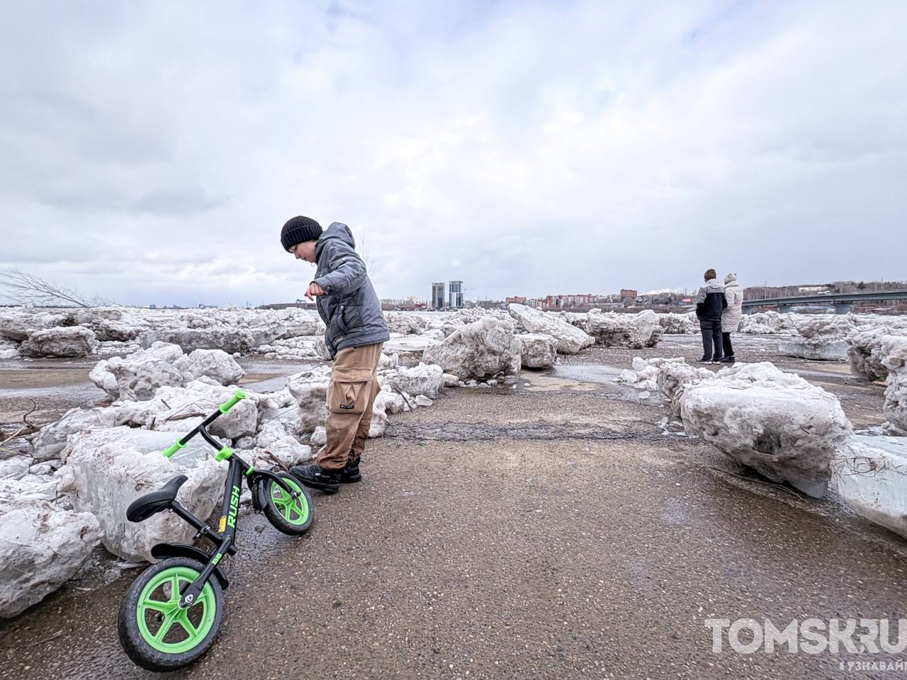 Под Коммунальным мостом снова вода
