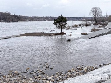 Затор на Томи сместился к Моряковскому Затону
