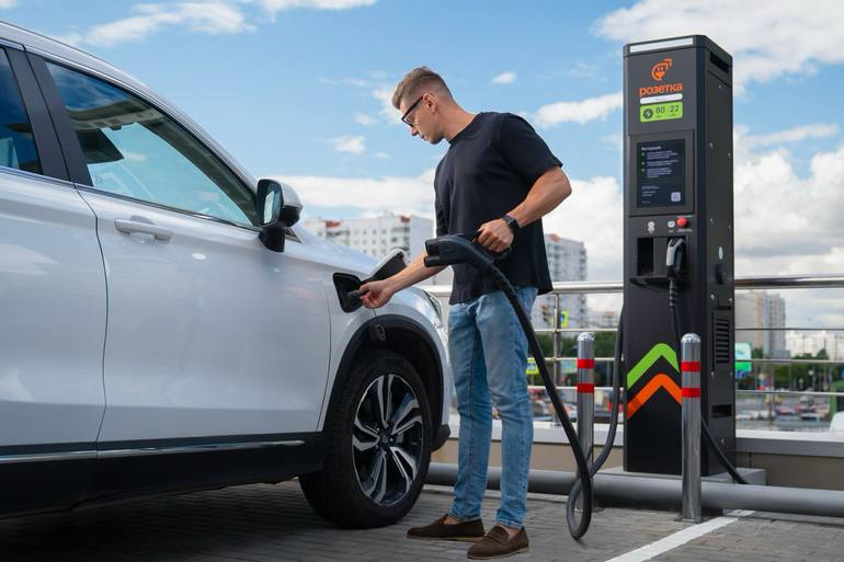 «Газпром нефть» продолжает расширять сеть АЗС: в 2025 году компания открыла 36 новых станций, и общее число выросло до 1585 «Газпром нефть» продолжает расширять сеть АЗС: в 2025 году компания открыла 36 новых станций, и общее число выросло до 1585