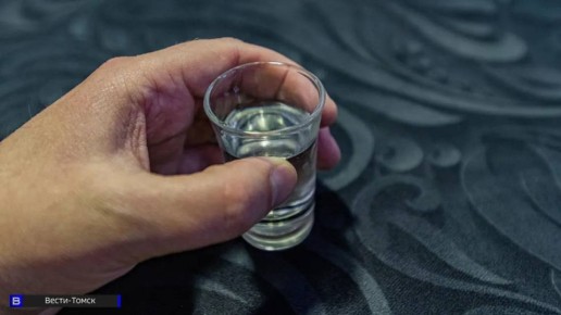 Стрежевчанка зарезала подругу из-за бутылки водки