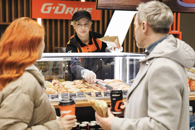 «Газпром нефть» продолжает расширять сеть АЗС: в 2025 году компания открыла 36 новых станций, и общее число выросло до 1585 «Газпром нефть» продолжает расширять сеть АЗС: в 2025 году компания открыла 36 новых станций, и общее число выросло до 1585