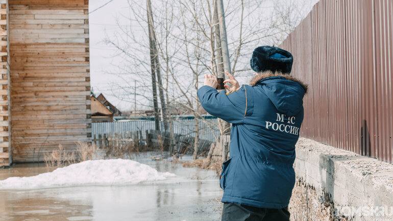 «Не спали всю ночь»: как жители подтопленных сел под Томском переживают паводок «Не спали всю ночь»: как жители подтопленных сел под Томском переживают паводок