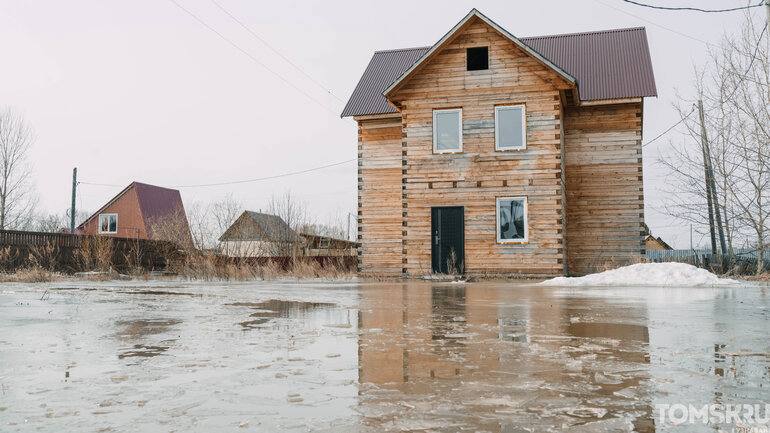«Не спали всю ночь»: как жители подтопленных сел под Томском переживают паводок «Не спали всю ночь»: как жители подтопленных сел под Томском переживают паводок