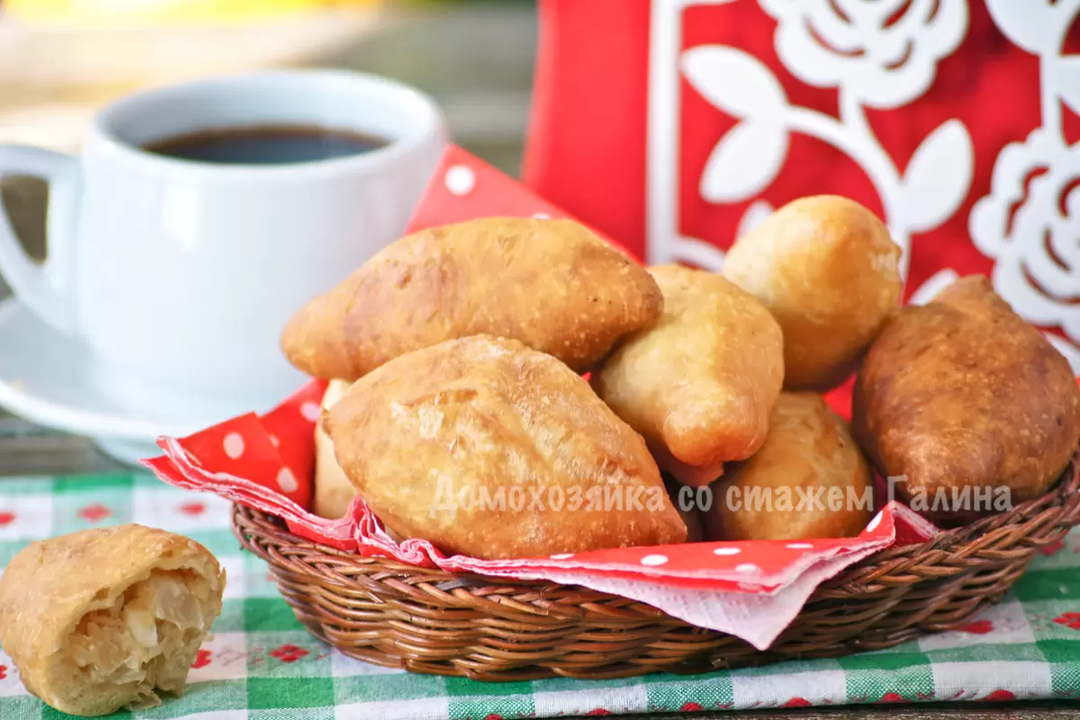 Как приготовить бездрожжевые пирожки с капустой: простой и вкусный рецепт