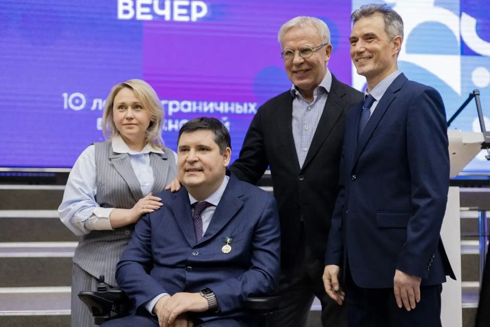 � ������ �������� 10-����� ������������������ ����� ������� �������