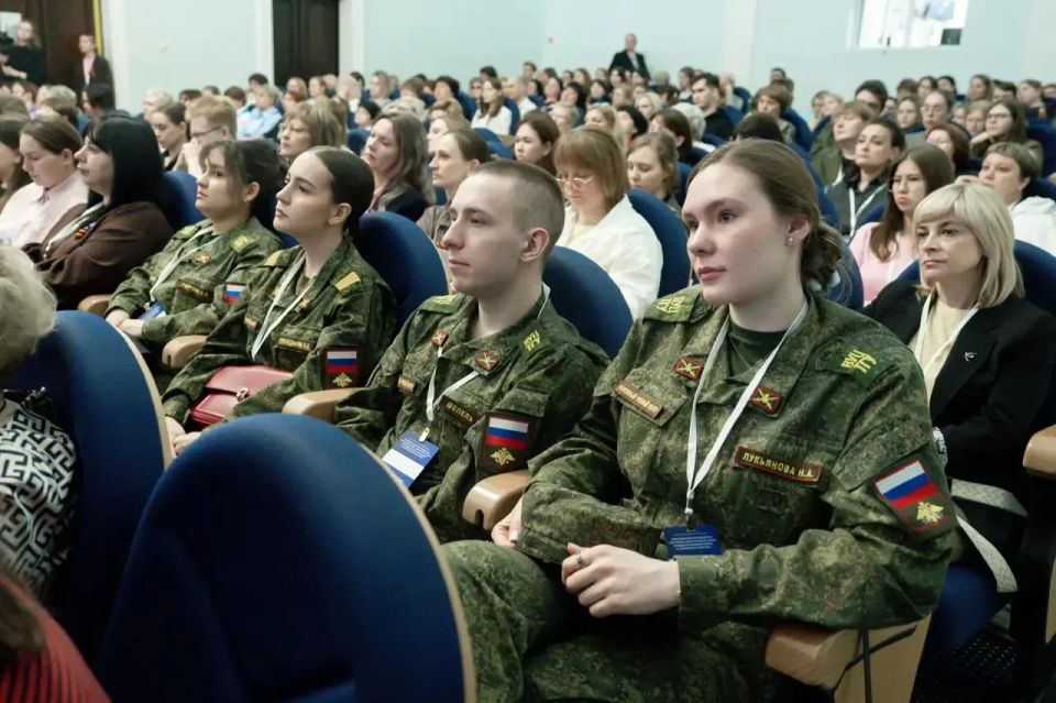 Владимир Мазур: Провели первую конференцию по психологической поддержке участников специальной военной операции Владимир Мазур: Провели первую конференцию по психологической поддержке участников специальной военной операции