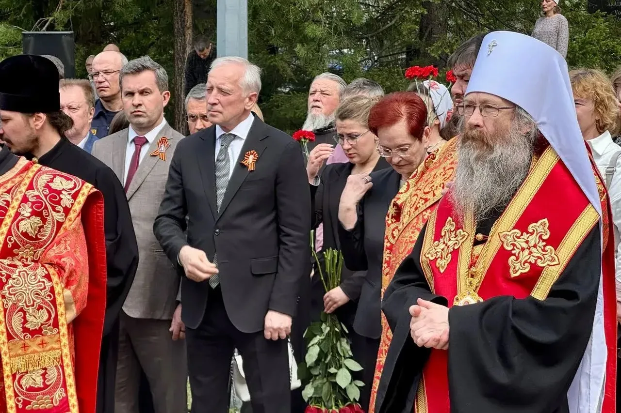 Дмитрий Махиня: Принял участие в общегородской панихиде на Южном мемориальном кладбище Дмитрий Махиня: Принял участие в общегородской панихиде на Южном мемориальном кладбище
