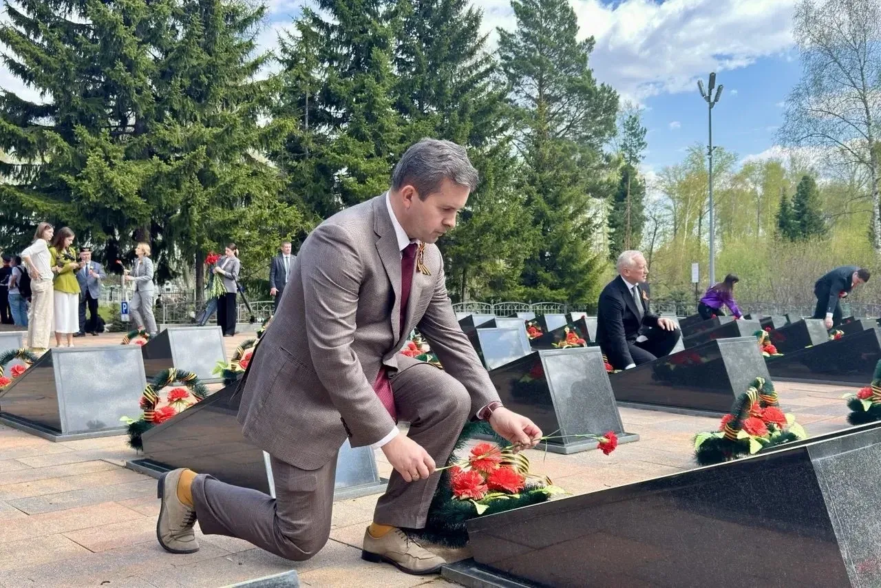 Дмитрий Махиня: Принял участие в общегородской панихиде на Южном мемориальном кладбище Дмитрий Махиня: Принял участие в общегородской панихиде на Южном мемориальном кладбище