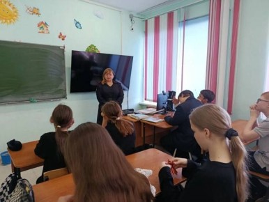В Кривошеинском районе полицейские продолжают цикл просветительских встреч «Уроки безопасности в сети Интернет»