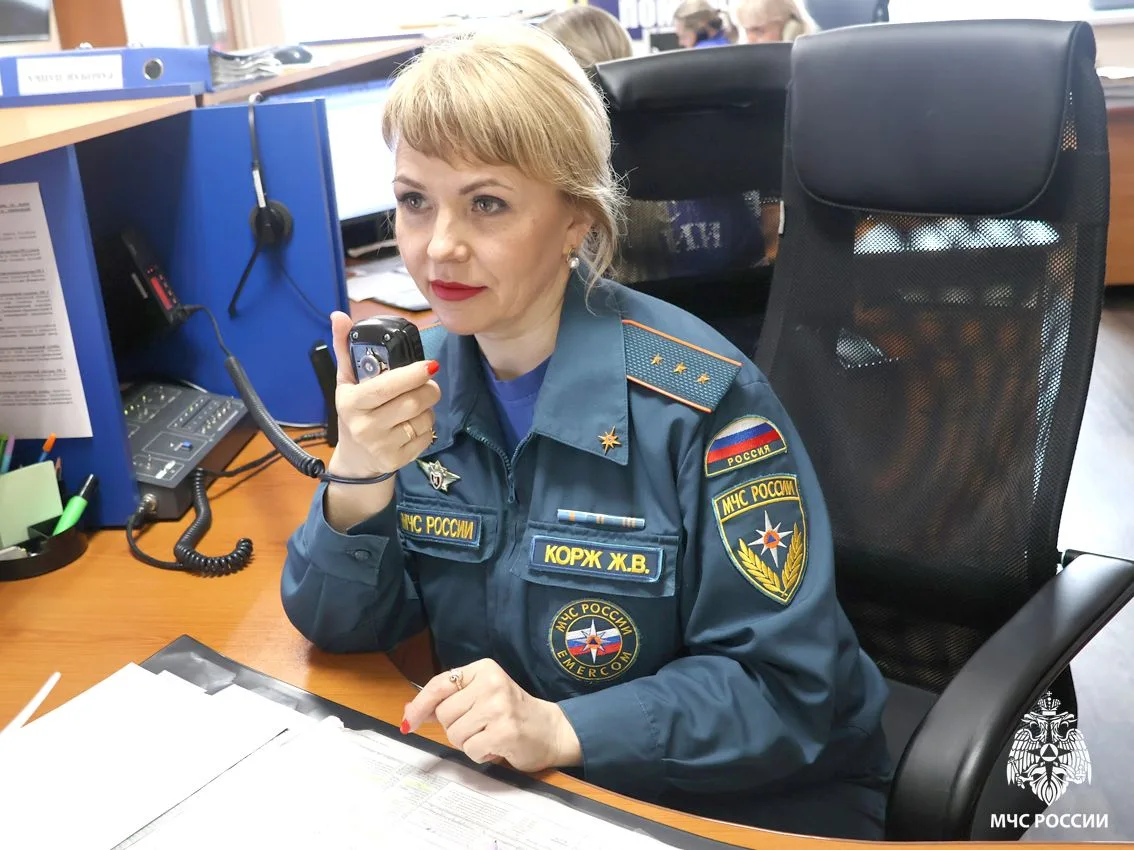 Томский диспетчер пожарной связи завершила карьеру после 27 лет службы Томский диспетчер пожарной связи завершила карьеру после 27 лет службы