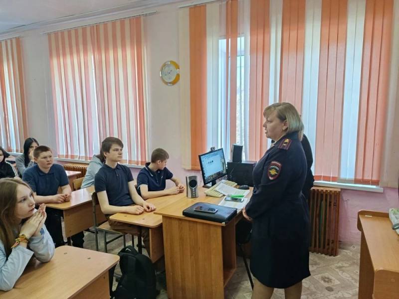 В рамках акции «Подросток и здоровье», старший инспектор ПДН ОУУПиПДН ОМВД России по Кривошеинскому району майор полиции Татьяна Береснева встретилась со школьниками Кривошеинской средней школы В рамках акции «Подросток и здоровье», старший инспектор ПДН ОУУПиПДН ОМВД России по Кривошеинскому району майор полиции Татьяна Береснева встретилась со школьниками Кривошеинской средней школы