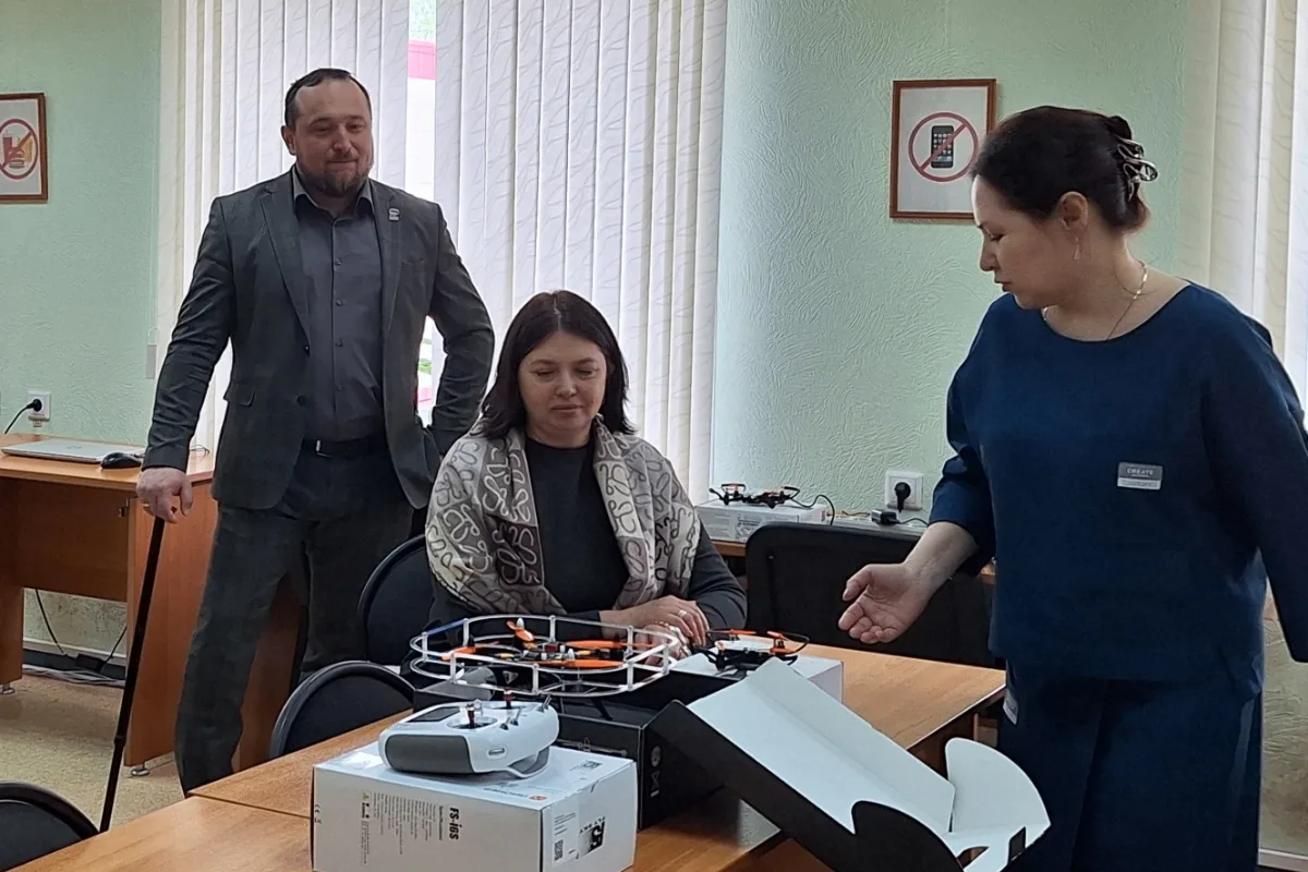 Депутаты Думы Томска изучили опыт школы №37 по патриотическому воспитанию Депутаты Думы Томска изучили опыт школы №37 по патриотическому воспитанию