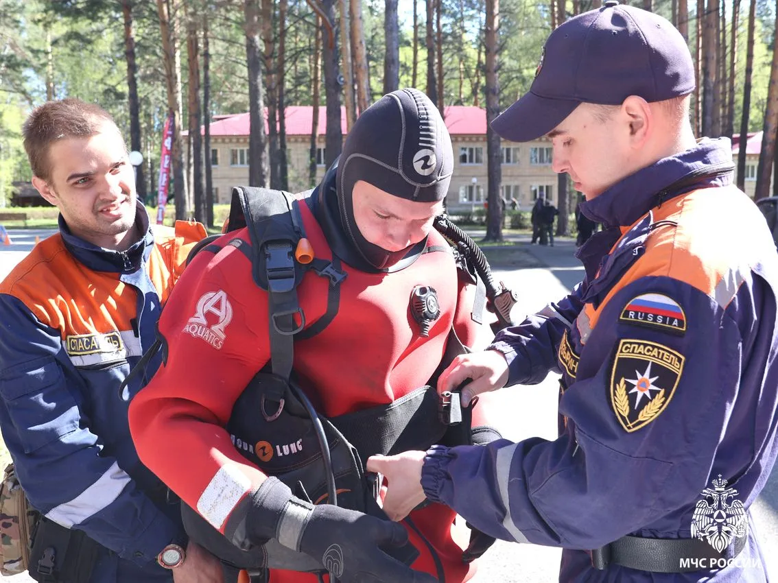 В Томской области стартовал региональный этап ХХ Всероссийских соревнований «Школа безопасности» В Томской области стартовал региональный этап ХХ Всероссийских соревнований «Школа безопасности»