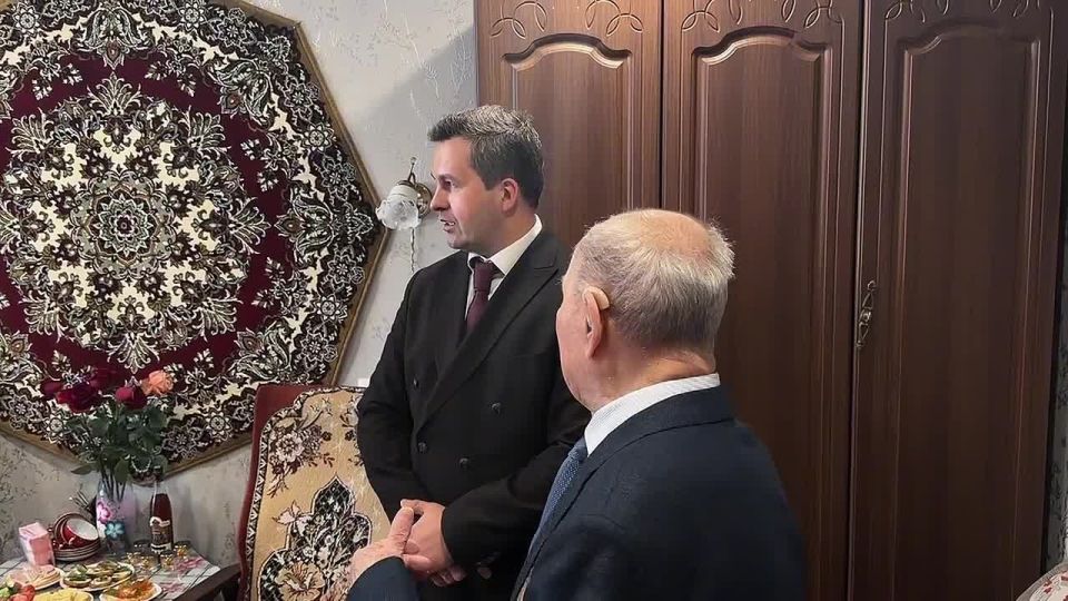 Дмитрий Махиня: Поздравил сегодня нашего ветерана, Почетного гражданина Томска Анатолия Николаевича Парубина со 101-м днем рождения