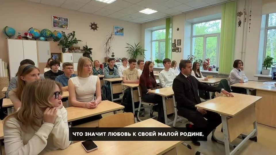 Дмитрий Махиня: Начал рабочую неделю встречей со старшеклассниками лицея №8