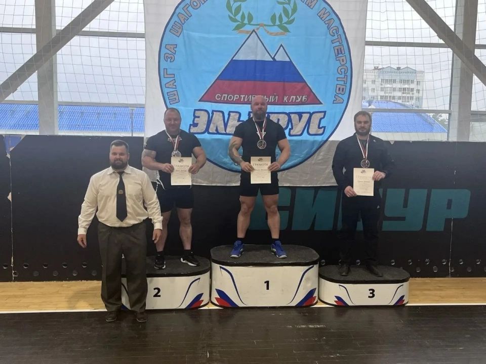 В областном центре прошел Чемпионат Томской области по пауэрлифтингу, в котором принял участие сотрудник регионального УМВД