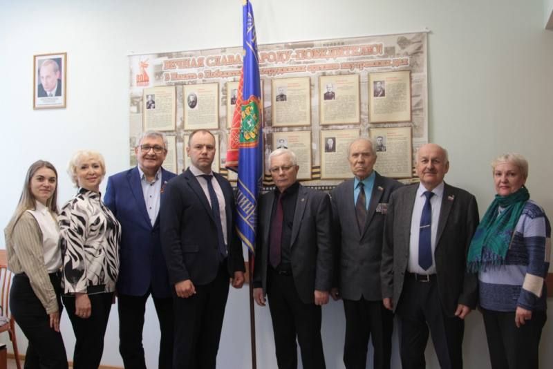 Начальник Управления экономической безопасности и противодействия коррупции УМВД России по Томской области полковник полиции Максим Сергеевич Гераськин поздравил сотрудников ведомственного музея с Международным днем музеев Начальник Управления экономической безопасности и противодействия коррупции УМВД России по Томской области полковник полиции Максим Сергеевич Гераськин поздравил сотрудников ведомственного музея с Международным днем музеев
