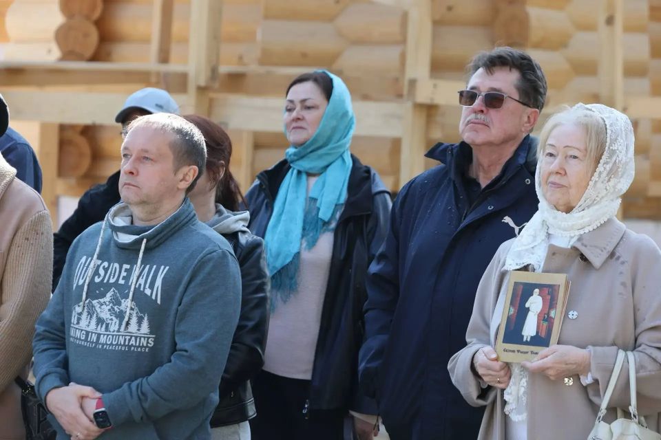 Владимир Мазур: Сегодня в Хромовке освятили и установили купола и кресты строящегося храма святого праведного Феодора Томского – одного из самых почитаемых в Сибири святых Владимир Мазур: Сегодня в Хромовке освятили и установили купола и кресты строящегося храма святого праведного Феодора Томского – одного из самых почитаемых в Сибири святых