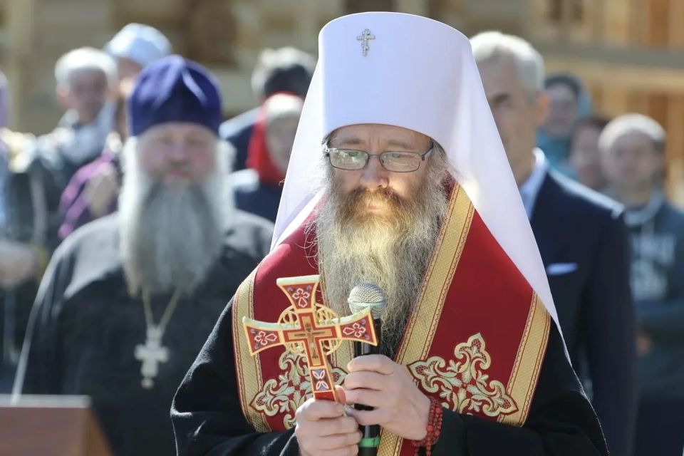 Владимир Мазур: Сегодня в Хромовке освятили и установили купола и кресты строящегося храма святого праведного Феодора Томского – одного из самых почитаемых в Сибири святых Владимир Мазур: Сегодня в Хромовке освятили и установили купола и кресты строящегося храма святого праведного Феодора Томского – одного из самых почитаемых в Сибири святых