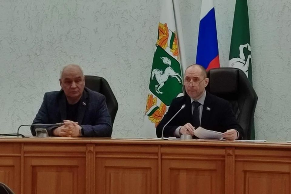 Сегодня на комитете по спорту и молодежной политике депутаты городской Думы обсудили развитие в 2025 году спортивной инфраструктуры, работу детских лагерей во время школьных каникул, а также вовлеченность населения в... Сегодня на комитете по спорту и молодежной политике депутаты городской Думы обсудили развитие в 2025 году спортивной инфраструктуры, работу детских лагерей во время школьных каникул, а также вовлеченность населения в...
