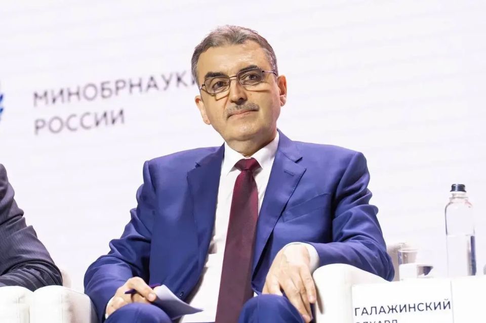 Валерий Фальков открыл пленарную сессию XI Всероссийского форума молодых ученых, инженеров и предпринимателей «Юновус» в Томске Валерий Фальков открыл пленарную сессию XI Всероссийского форума молодых ученых, инженеров и предпринимателей «Юновус» в Томске