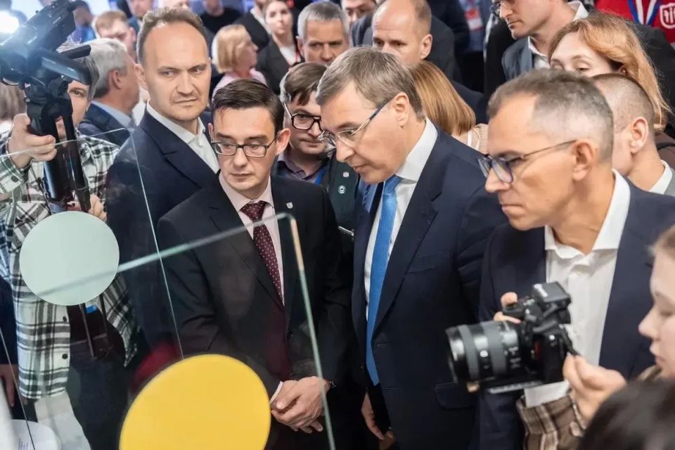 Валерий Фальков обсудил со студентами-участниками Платформы университетского технологического предпринимательства вопросы поддержки стартапов на разных стадиях Валерий Фальков обсудил со студентами-участниками Платформы университетского технологического предпринимательства вопросы поддержки стартапов на разных стадиях