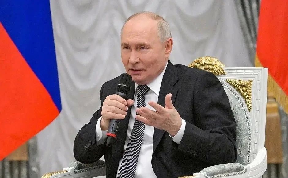 Дмитрий Махиня: В прошедшую субботу Президент России Владимир Путин встретился с участниками СВО, выпускниками программы «Время героев» Дмитрий Махиня: В прошедшую субботу Президент России Владимир Путин встретился с участниками СВО, выпускниками программы «Время героев»