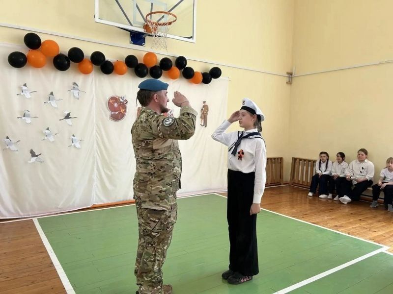 В рамках общероссийской акции «Защитники Отечества» сотрудники ОМВД России по Кривошеинскому району во взаимодействии с военными комиссариатами организовали мероприятия по духовно-нравственному и военно-патриотическому... В рамках общероссийской акции «Защитники Отечества» сотрудники ОМВД России по Кривошеинскому району во взаимодействии с военными комиссариатами организовали мероприятия по духовно-нравственному и военно-патриотическому...