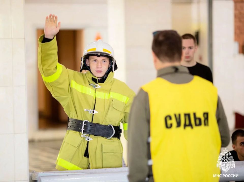 Студенты образовательных организаций Тоской области приняли участие в игре «Спасатель» Студенты образовательных организаций Тоской области приняли участие в игре «Спасатель»