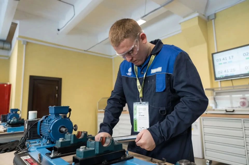 Владимир Мазур: Наш Томский политехнический техникум победил в федеральном проекте «Профессионалитет» национального проекта «Молодёжь и дети» и в 2027 году получит грант Министерства просвещения РФ в сумме 100 миллионов... Владимир Мазур: Наш Томский политехнический техникум победил в федеральном проекте «Профессионалитет» национального проекта «Молодёжь и дети» и в 2027 году получит грант Министерства просвещения РФ в сумме 100 миллионов...
