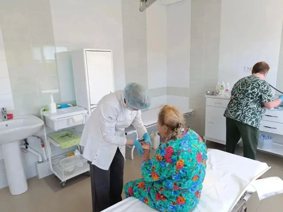 Владимир Мазур: Открыли для пациентов стационар Тегульдетской районной больницы после капремонта, который выполнили по национальному проекту «Продолжительная и активная жизнь» Владимир Мазур: Открыли для пациентов стационар Тегульдетской районной больницы после капремонта, который выполнили по национальному проекту «Продолжительная и активная жизнь»